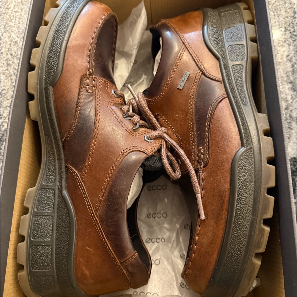 Ecco Brown Leather Oxfords Timeless Elegance